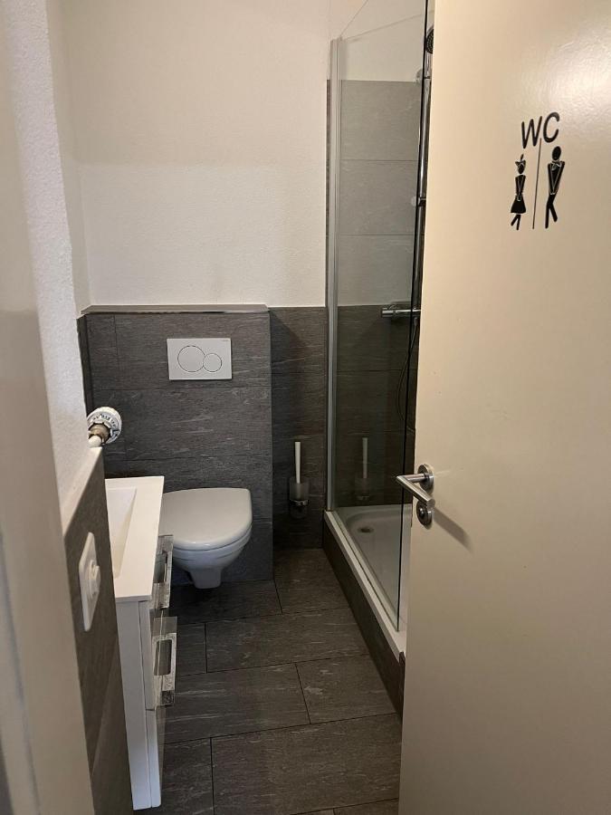 Zimmer Mit Geteiltem Bad & Kueche Brugg  Dış mekan fotoğraf