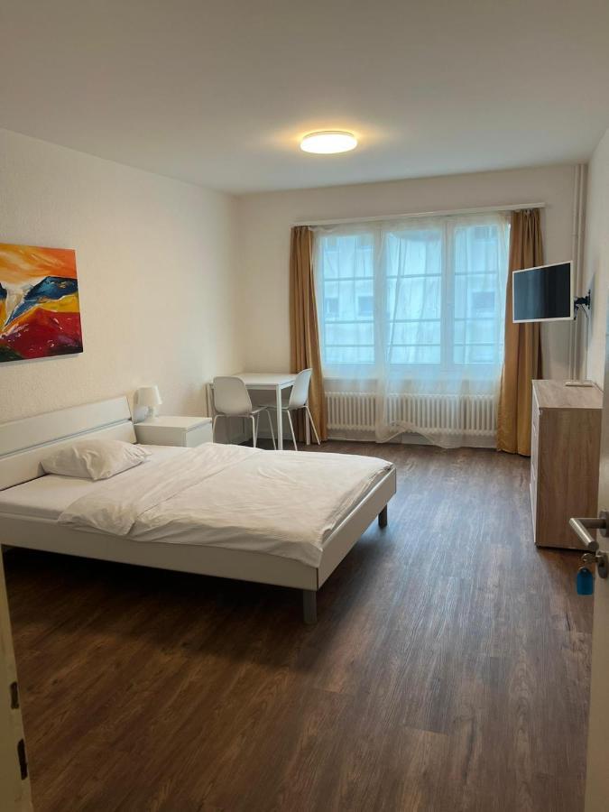 Zimmer Mit Geteiltem Bad & Kueche Brugg  Dış mekan fotoğraf